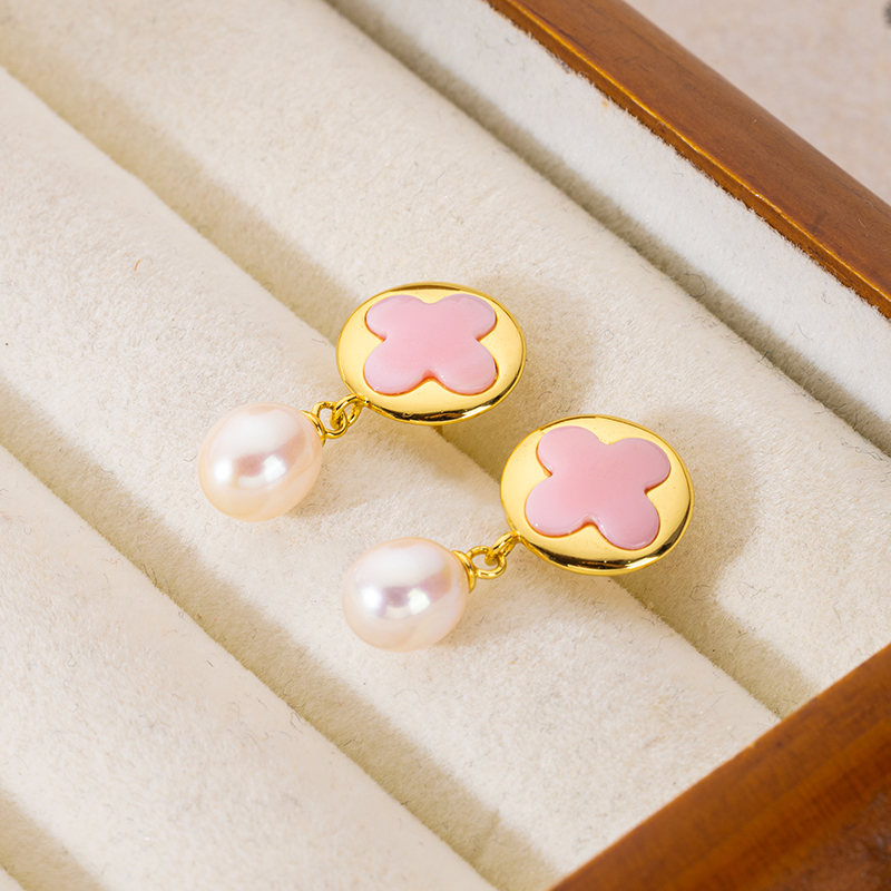 Girly Pink Clover Earrings: Queen Conch & Pearl