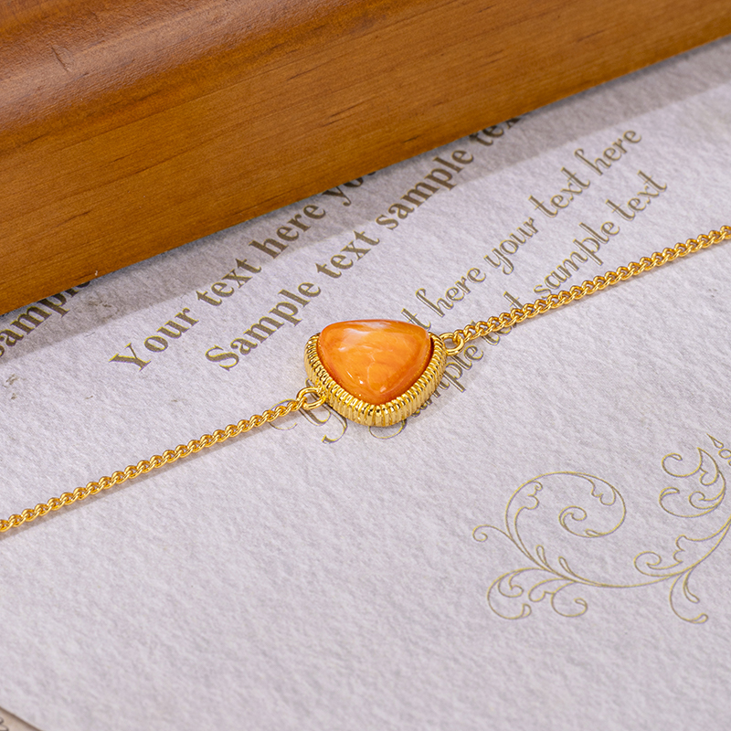 Triangular Spiny Oyster Bracelet | Orange-Yellow Flattering Minimalist 