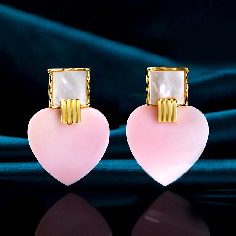 Natural Queen Conch Heart Earrings - Island Resort Style