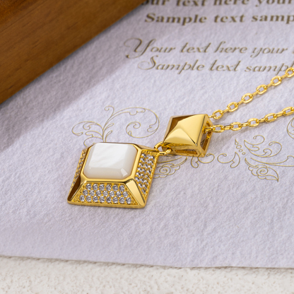 Natural White MOP Cube Choker: Elegant French Necklace