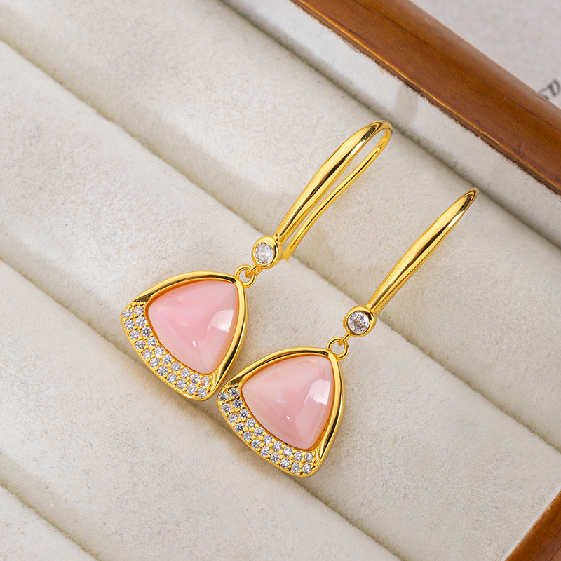 Korean Style Pink Triangular Queen Conch Shell Earrings - Elegant Designer 