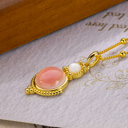 Vintage Court Style Gourd Shell Necklace - Queen Conch & Mother Pearl