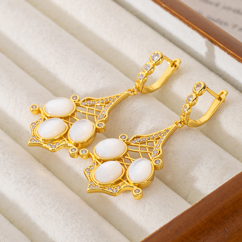 Natural Mother of Pearl Ear Cuff: Vintage Boho Jewelry