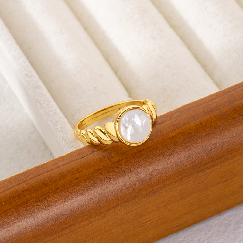 18K Gold Plated Round MOP Ring - Classic Minimalist