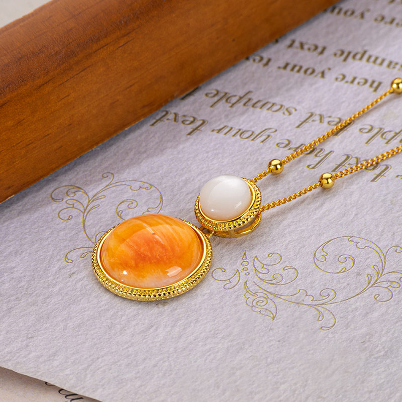 Natural Spiny Oyster Choker - Flattering Vacation Style Necklace