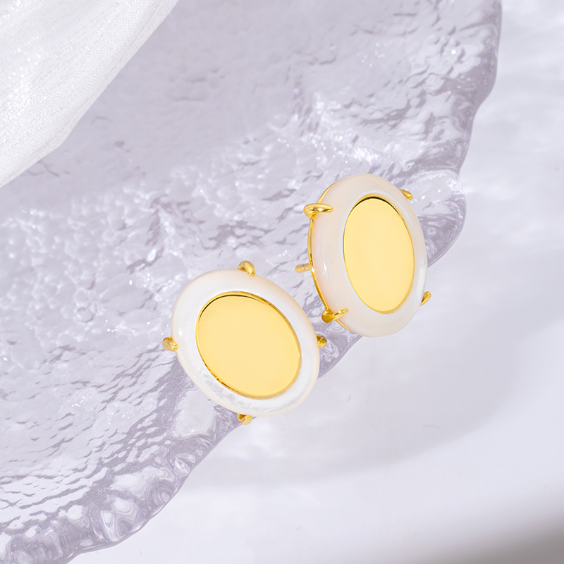 Viral 18K Gold Oval Studs - K-Style MOP