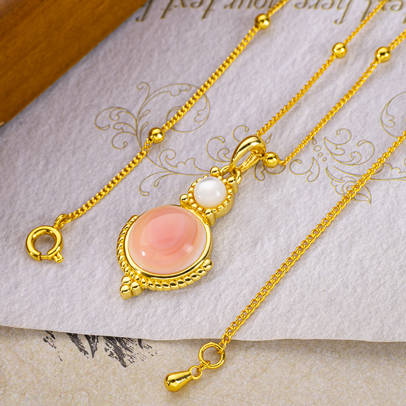 Vintage Court Style Gourd Shell Necklace - Queen Conch & Mother Pearl