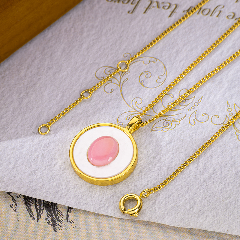 Ins Minimalist Cold Style Fashion Niche Personality Demon's Eye Natural Queen Conch Necklace