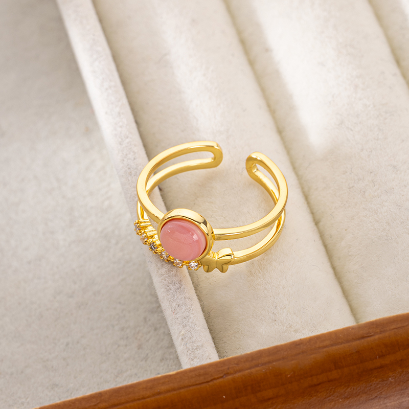 Queen Conch Butterfly Ring - Petite Double Band Zirconia