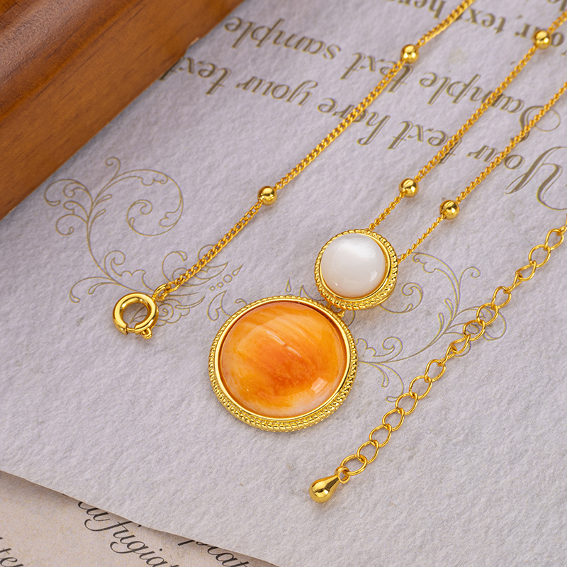 Natural Spiny Oyster Choker - Flattering Vacation Style Necklace