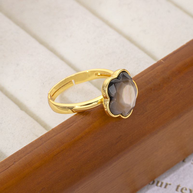 Faceted Black Shell Plum Blossom Ring for Women - Adjustable & Chic