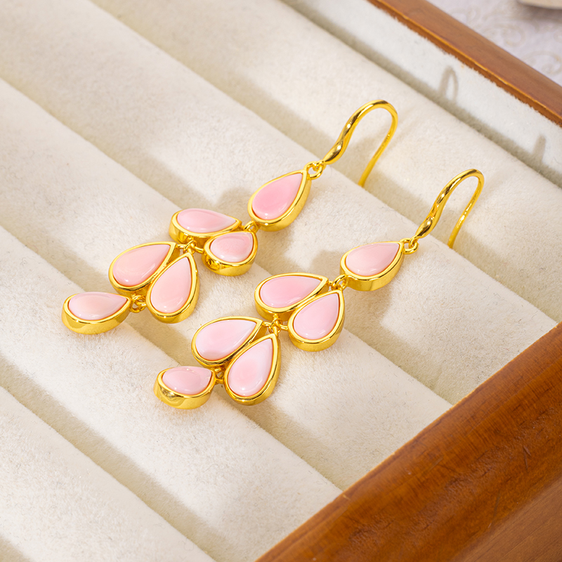 Luxury Royal Earrings: Natural Conch Shell Teardrop Fringe