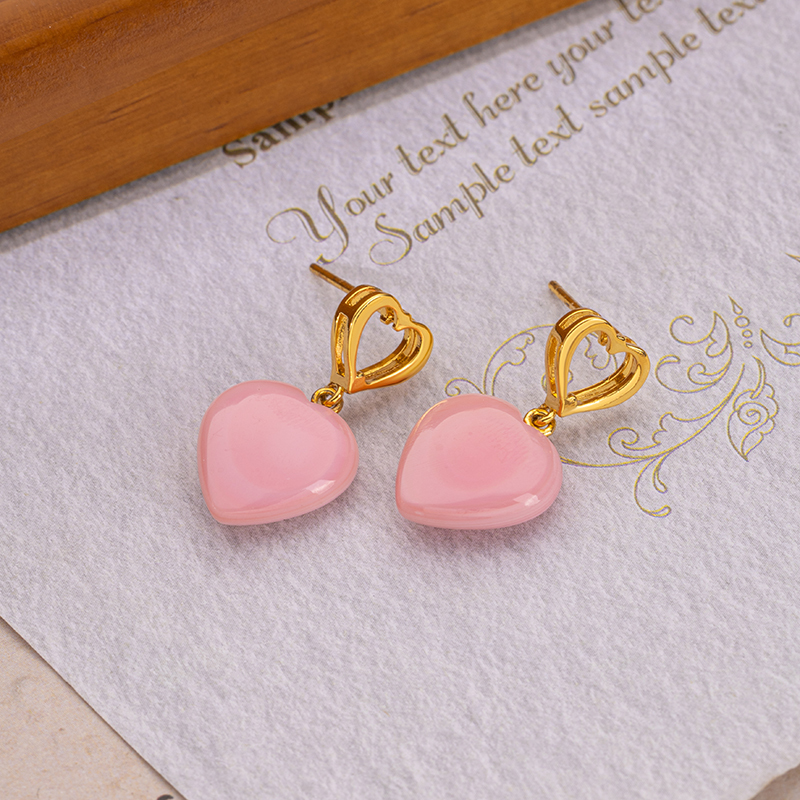 Natural Queen Conch Heart Earrings: Pink 3D Shell & Girly 