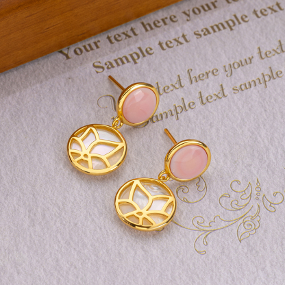 Pink Queen Conch Floral Drops: Vintage Elegant & Royal