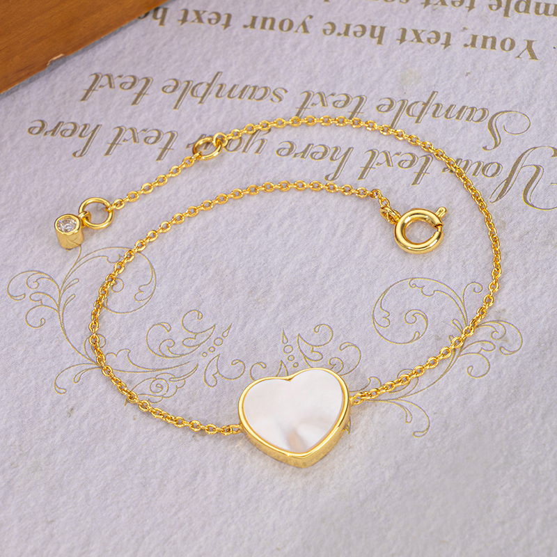 Heart Mother of Pearl Bracelet | Iridescent Girly & Fashionable