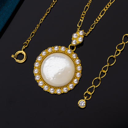 Elegant Round Natural Mother of Pearl Necklace