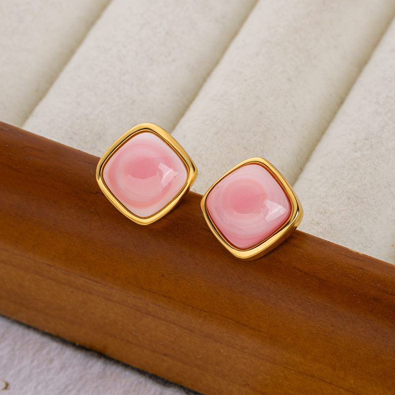 Natural Conch Square Earrings: Chic & Refined