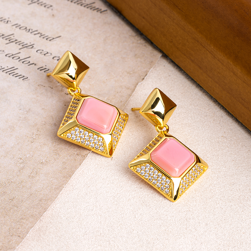 Luxury Geometric Queen Earrings: Full Diamond, 18K Gold Plated