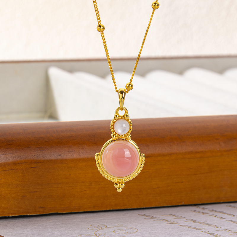 Vintage Court Style Gourd Shell Necklace - Queen Conch & Mother Pearl