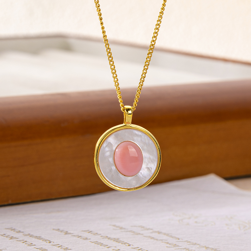 Ins Minimalist Cold Style Fashion Niche Personality Demon's Eye Natural Queen Conch Necklace