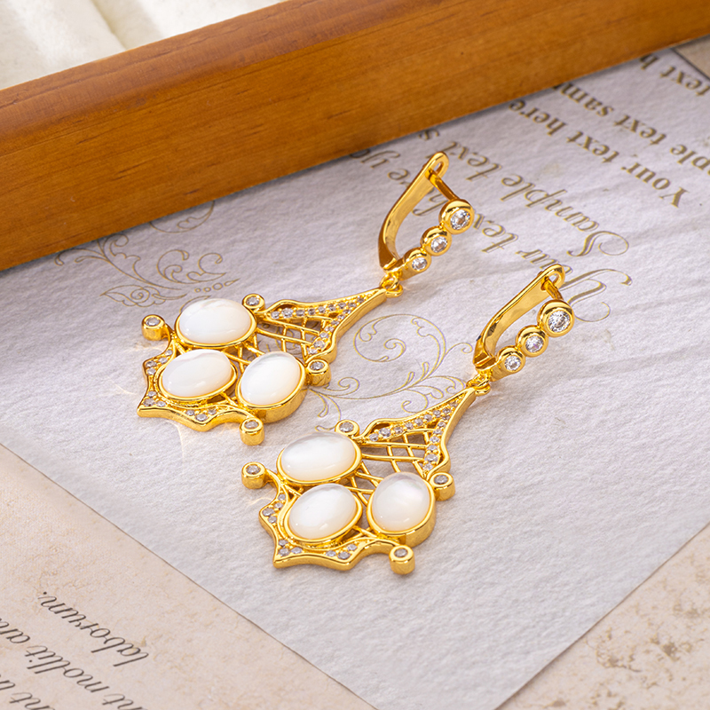 Natural Mother of Pearl Ear Cuff: Vintage Boho Jewelry