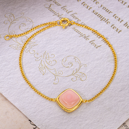 Square Sugar Loaf Queen Conch Bracelet - Minimalist & Cute