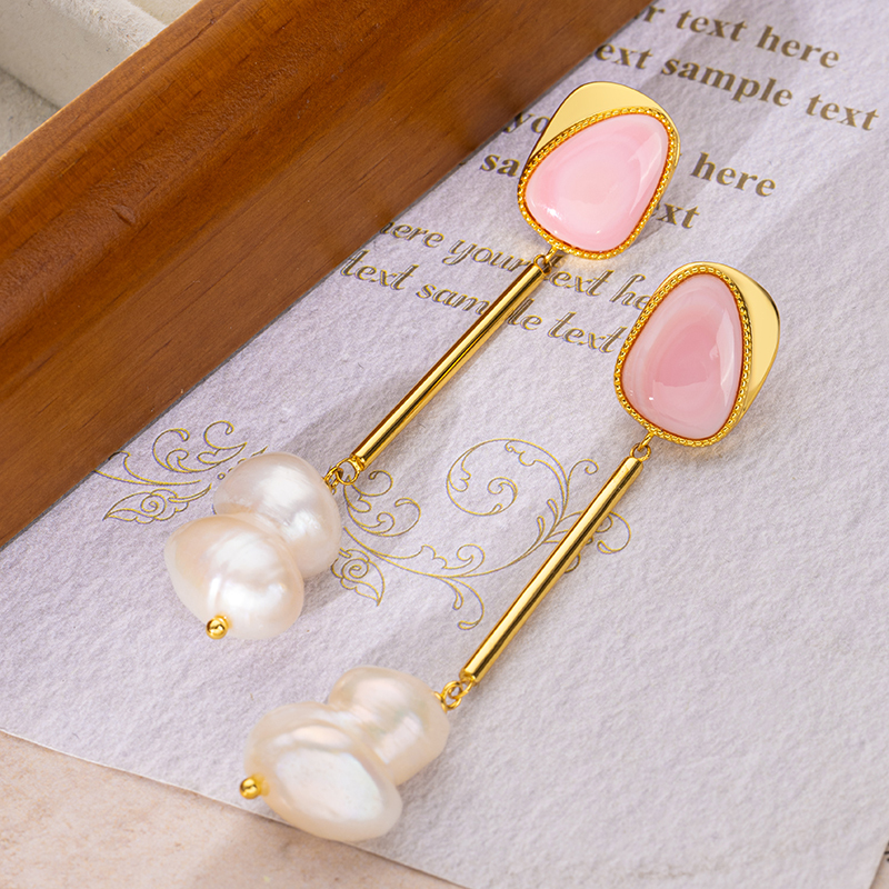 Queen Conch & Baroque Pearl Drop Earrings - Luxury Fringe Design
