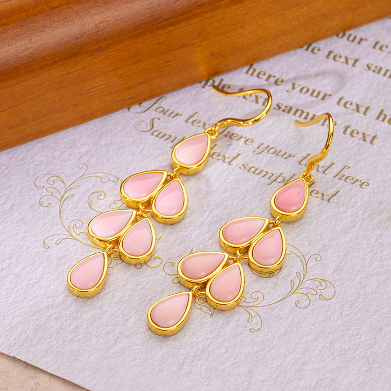 Luxury Royal Earrings: Natural Conch Shell Teardrop Fringe