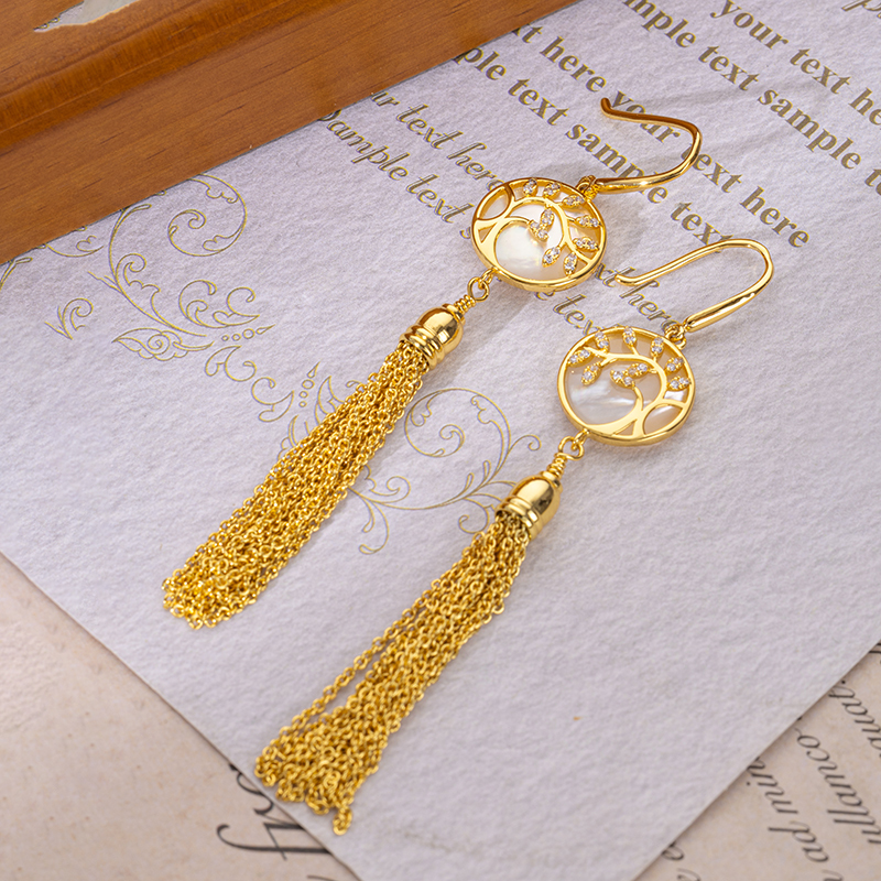 18K Gold Plated Royal Style Tassel Earrings for Women Inlaid with Natural Mother of Pearl Flower Earrings