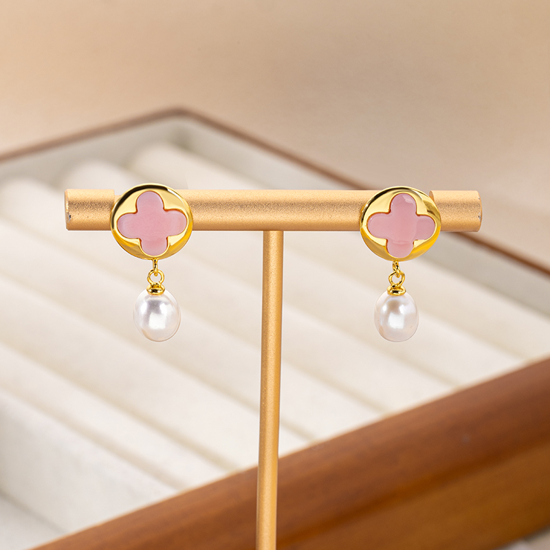 Girly Pink Clover Earrings: Queen Conch & Pearl