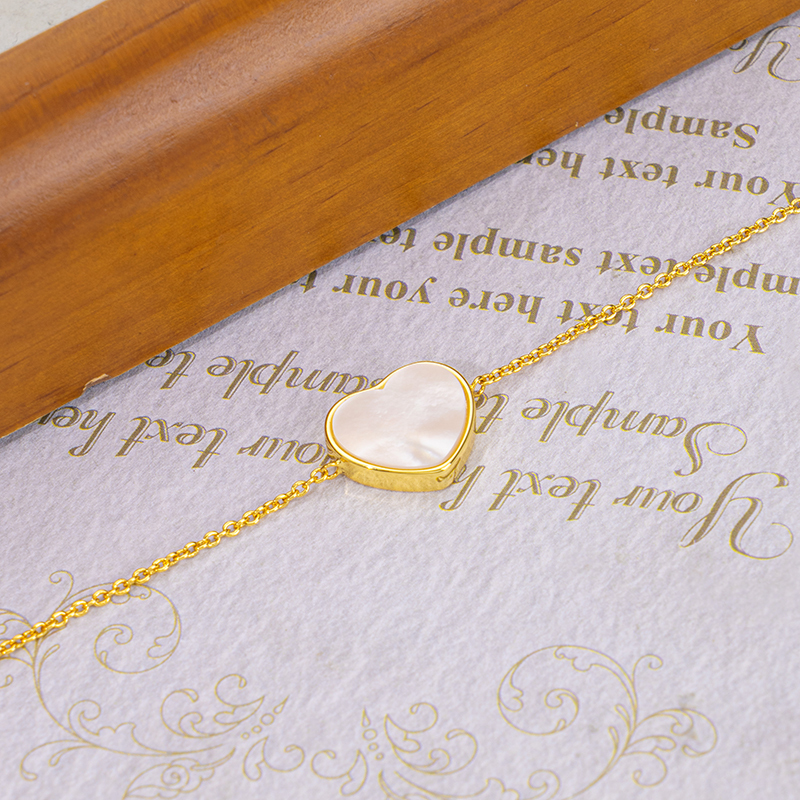 Heart Mother of Pearl Bracelet | Iridescent Girly & Fashionable