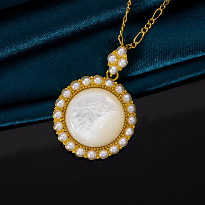 Elegant Round Natural Mother of Pearl Necklace