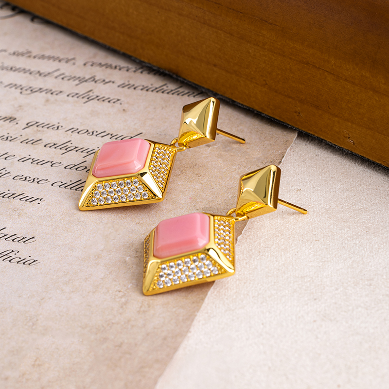 Luxury Geometric Queen Earrings: Full Diamond, 18K Gold Plated