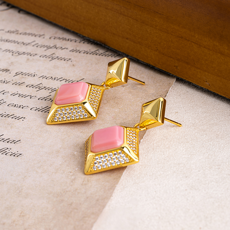Luxury Geometric Queen Earrings: Full Diamond, 18K Gold Plated