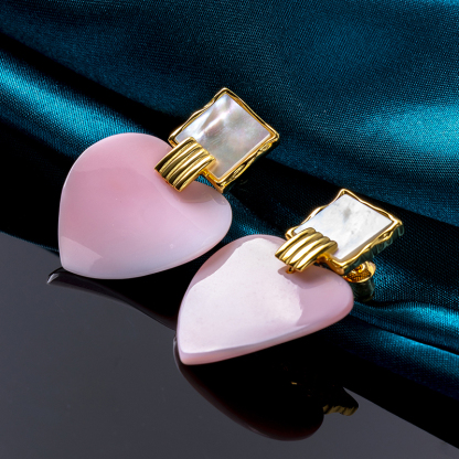 Natural Queen Conch Heart Earrings - Island Resort Style