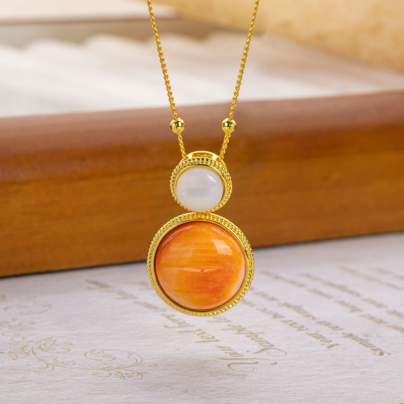 Natural Spiny Oyster Choker - Flattering Vacation Style Necklace