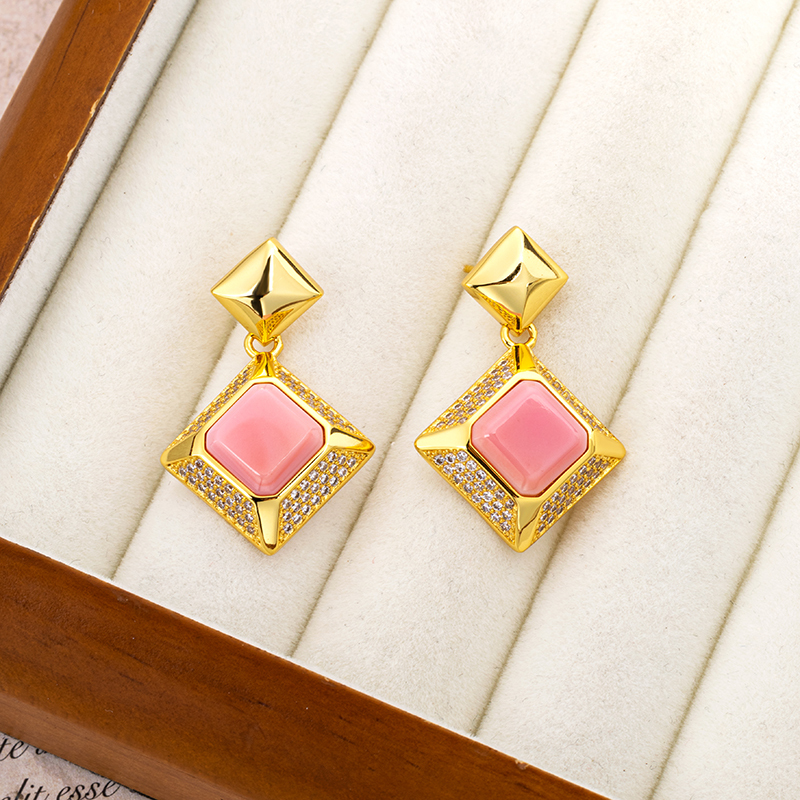 Luxury Geometric Queen Earrings: Full Diamond, 18K Gold Plated