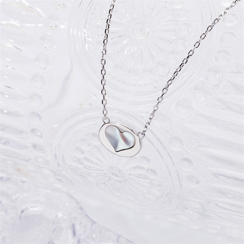 Minimalist Luxury: White Shell Heart Pendant for Women