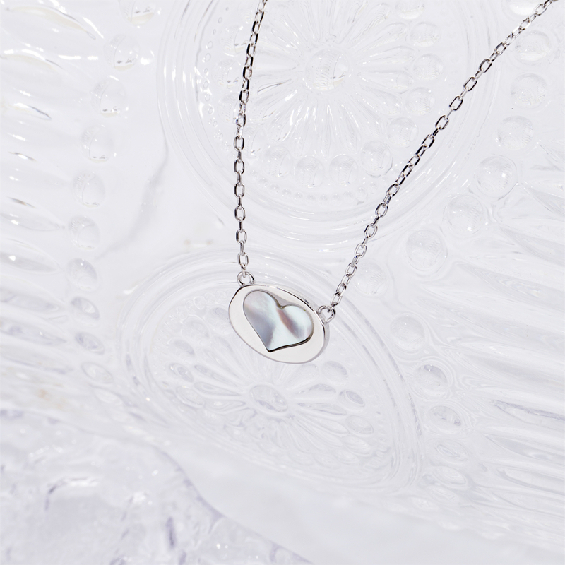 Minimalist Luxury: White Shell Heart Pendant for Women