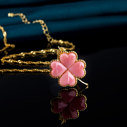 Sweetheart Clover Necklace - Pink Queen Conch, Luxe Collar Chain