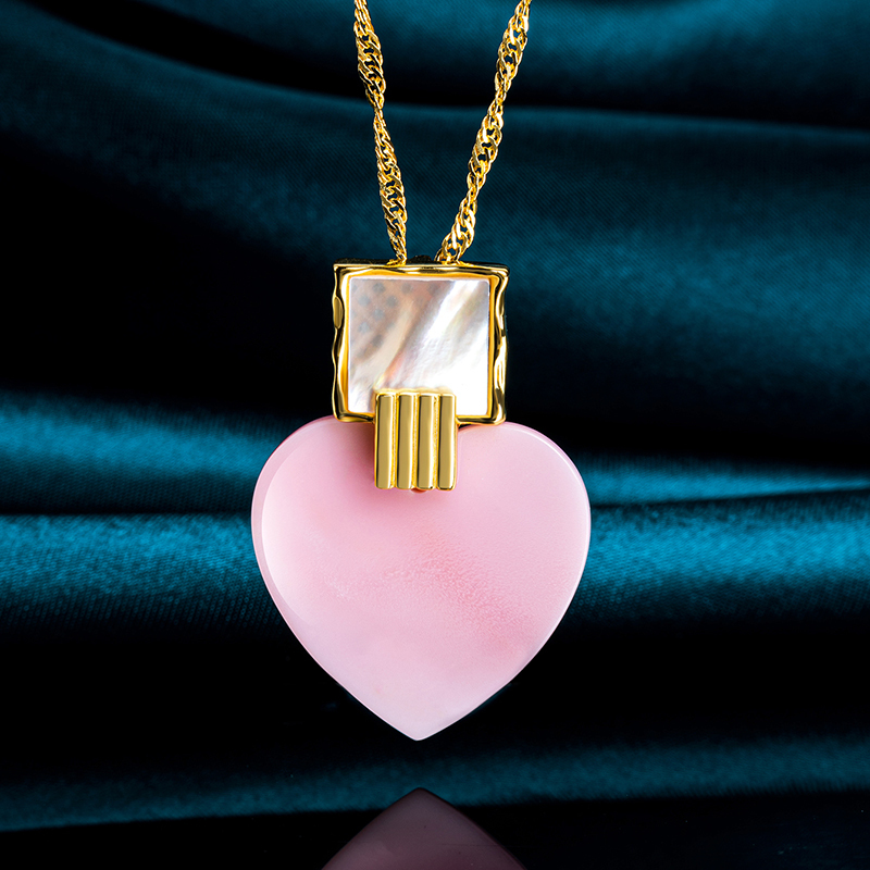 Pink Conch Love Necklace - Beachy Peach Charm, Effortless Sweet