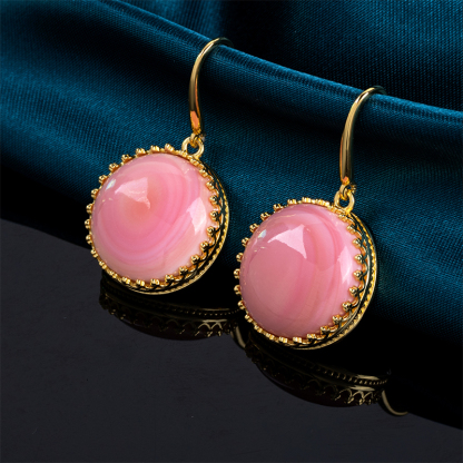 Natural Queen Conch Round Earrings with Royal Crown Design