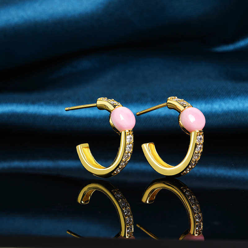 Natural Queen Conch C-Shaped Earrings | Elegant & Modern
