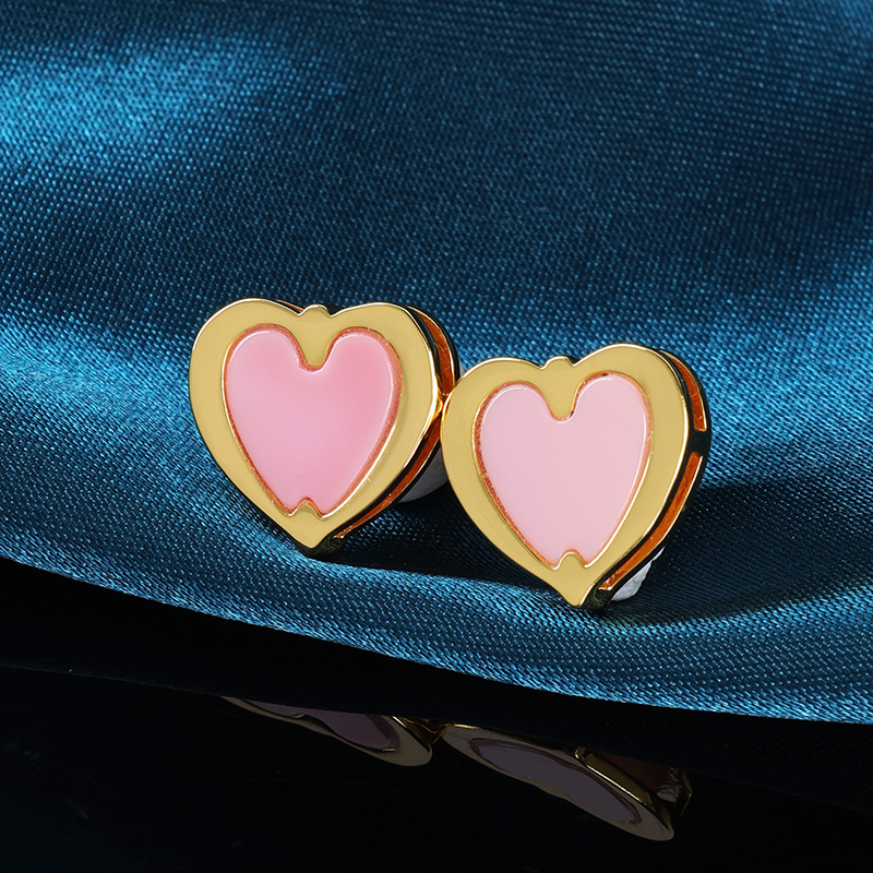 18K Gold Plated Girly Heart Studs - Natural Pink Queen Conch