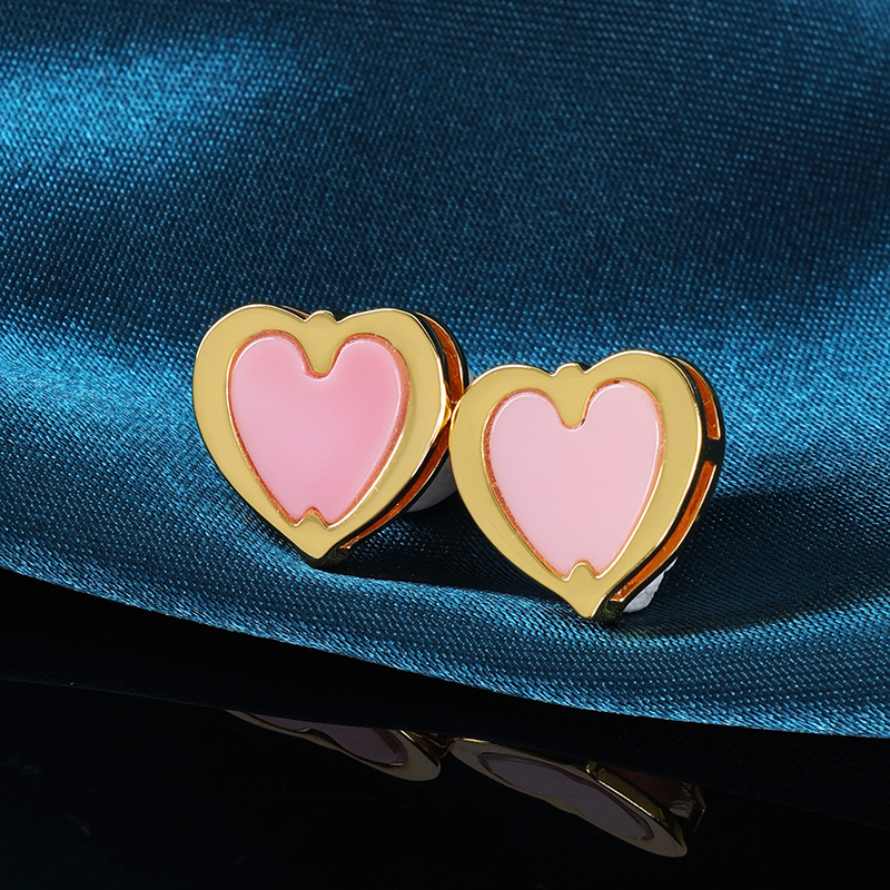 18K Gold Plated Girly Heart Studs - Natural Pink Queen Conch