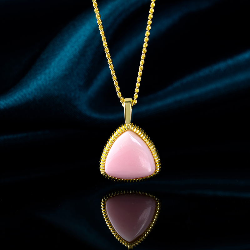 Minimalist Triangle Choker | French Vintage Style