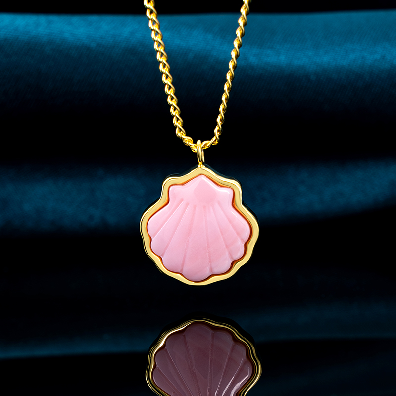 Sweet Shell Queen Conch Necklace | Unique & Feminine