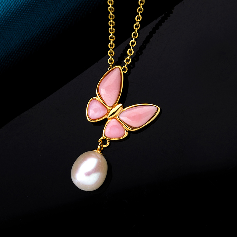 Natural Queen Conch Butterfly Necklace | Pink Pearls Unique Collarbone