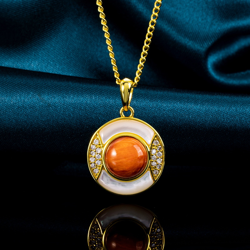 Natural Spiny Oyster Collarbone Necklace – Round Shell Pendant, Boho Beach Jewelry