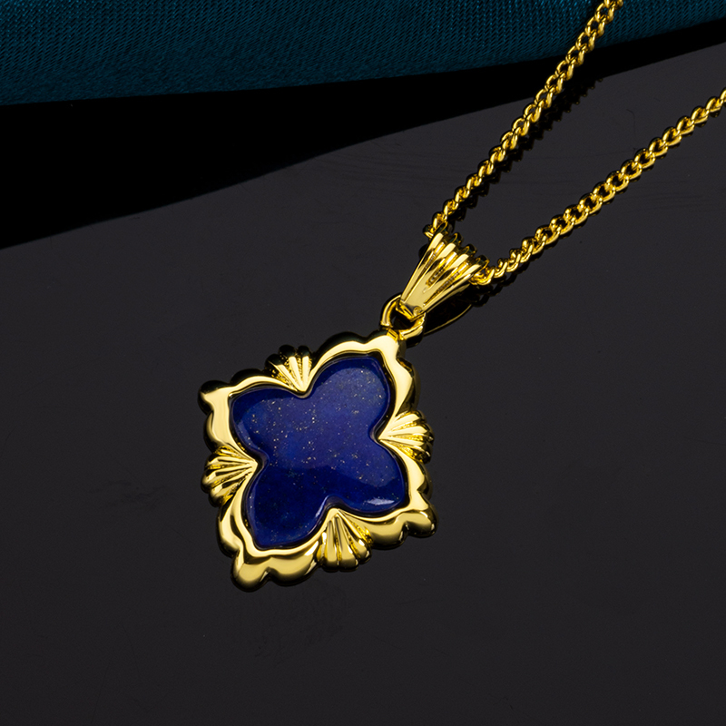 French Vintage Palace-Style Pendant Choker Necklace